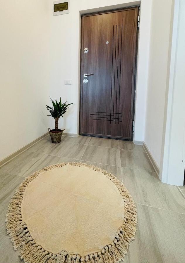 Q Royal Apartment - Palas Center Яссы Экстерьер фото